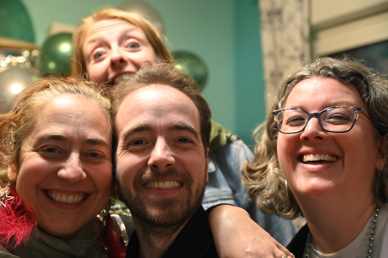2026-04-18-DSC_5194-(mama-razzi).JPG