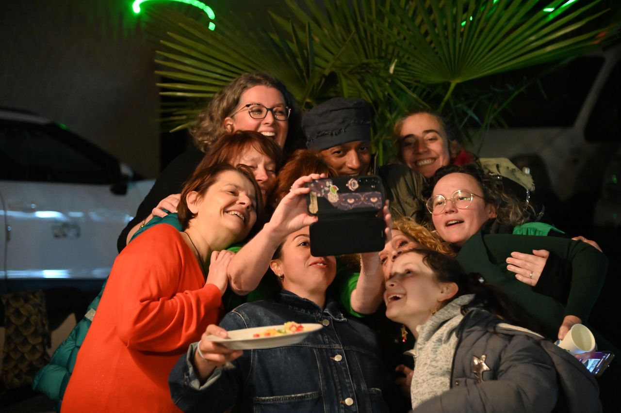 2026-04-18-DSC_5361-(mama-razzi).JPG
