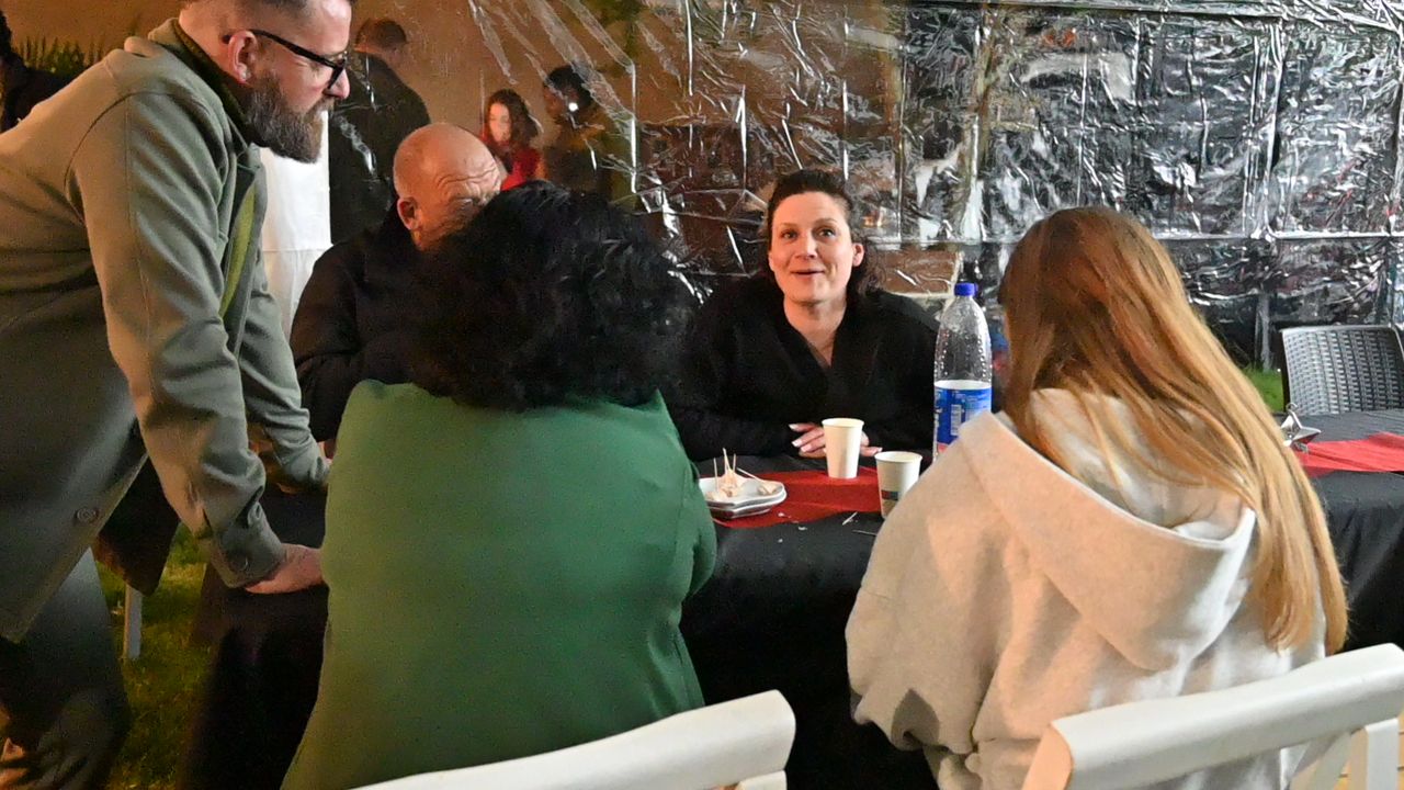 2026-04-18-VDO_5232-(mama-razzi).JPG