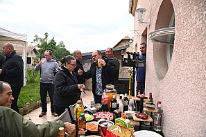 2026-04-18-DSC_4968-(mama-razzi).JPG