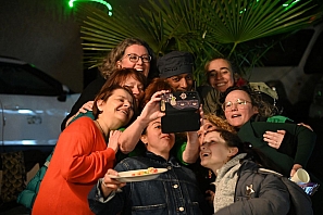 2026-04-18-DSC_5361-(mama-razzi).JPG