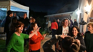 2026-04-18-VDO_5219-(mama-razzi).JPG